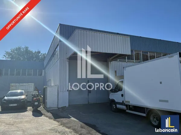 Local d'activité 701 m²
