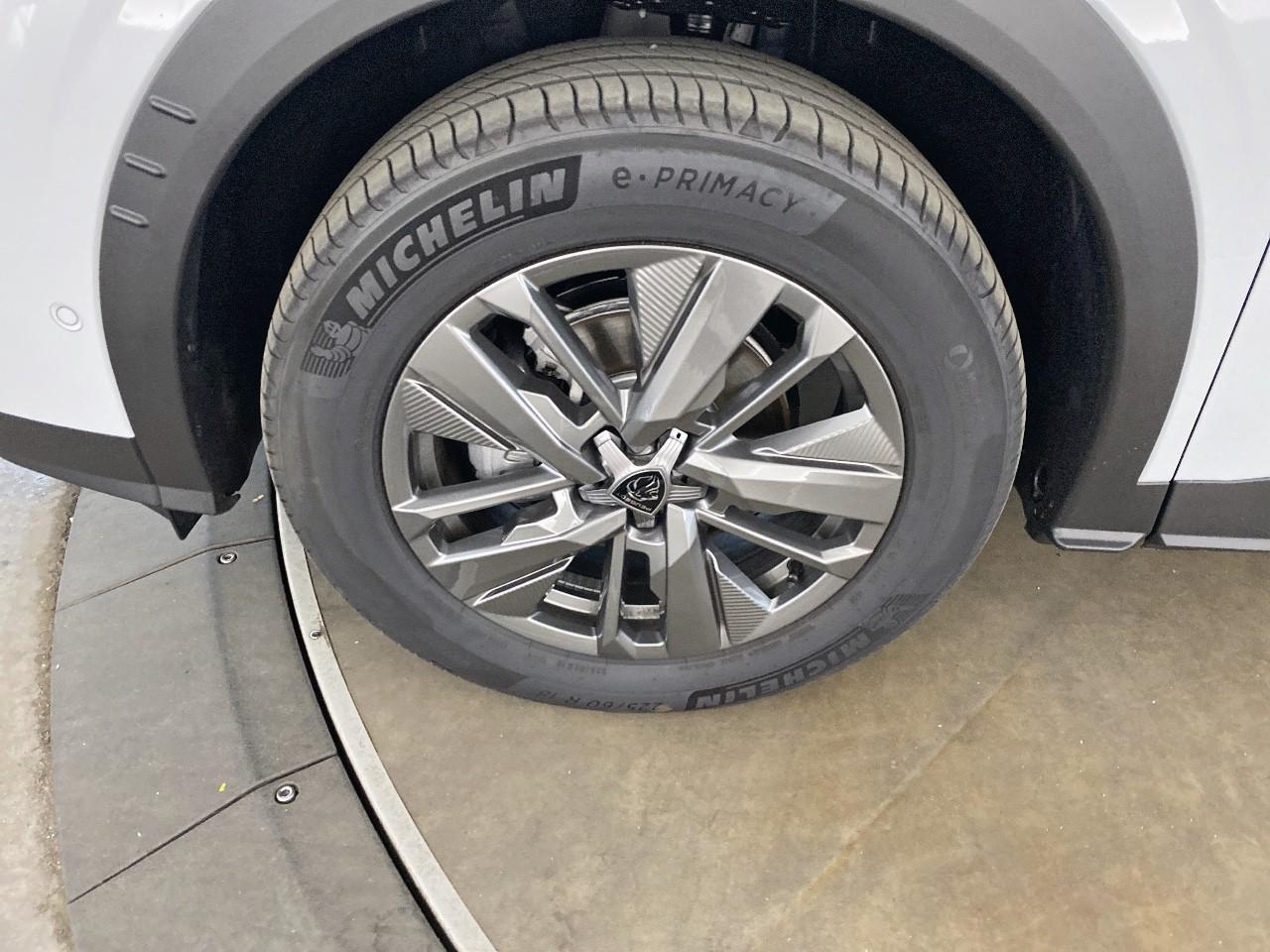 Peugeot 5008 hybrid 145 ch e-dcs6 allure — photo 11