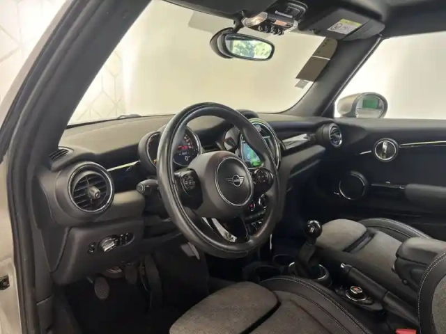 Mini Mini cabriolet cooper 136 ch — photo 9