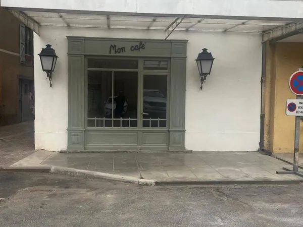 Local commercial 83 m²