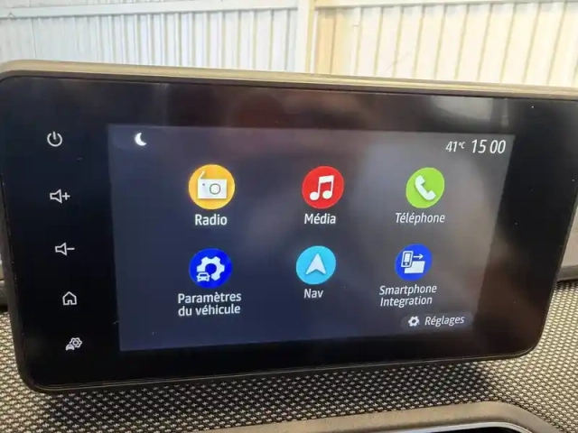 Dacia Sandero sce 65 - 22 — photo 31