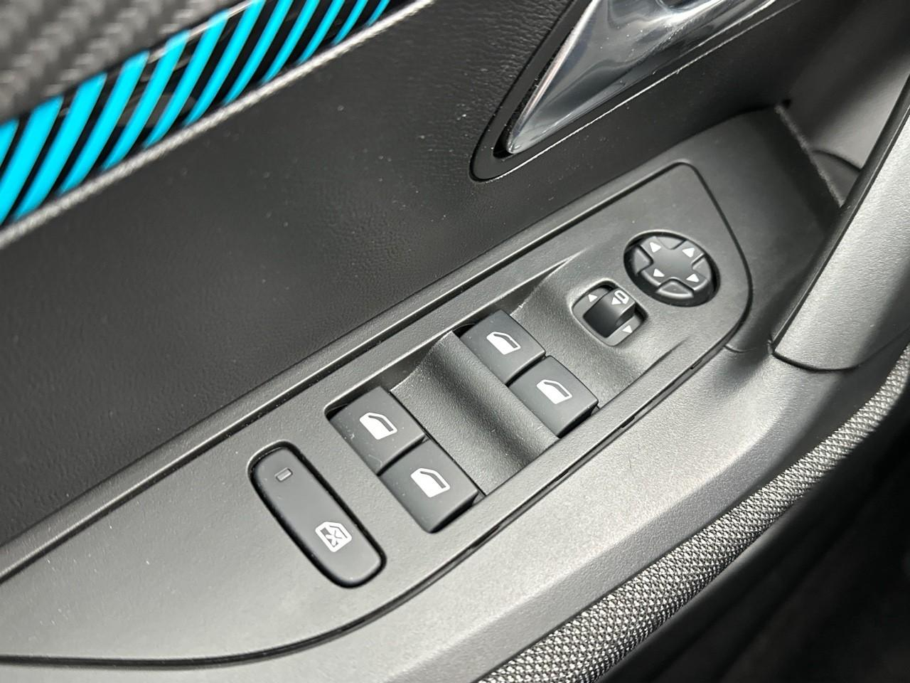 Peugeot 2008 puretech 100 s&s bvm6 style — photo 17