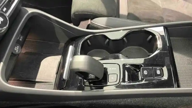 Volvo Xc40 t4 recharge 129+82 ch dct7 — photo 21