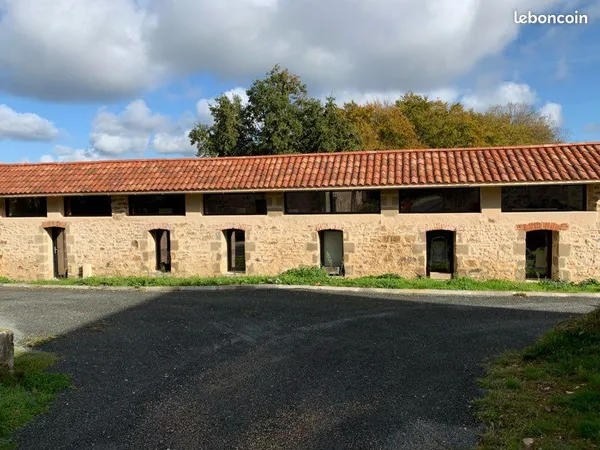Magnifique maison en pierre meublée