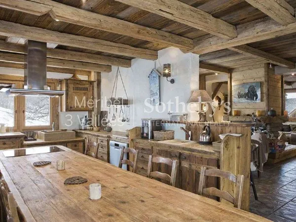 Chalet 7 pièces 300 m²