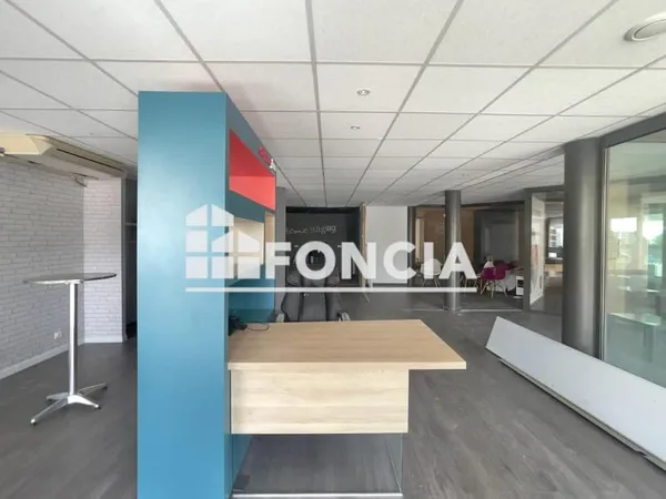 Location - Local commercial - 80 m² - 12 000 €/an HC HT -