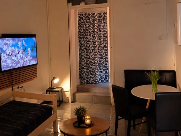 Local commercial avec studio