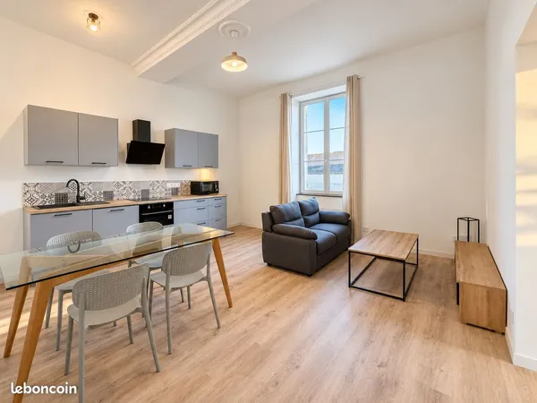 Particulier Loue - Logement meublé lumineux 42 m² - grande pièce de vie