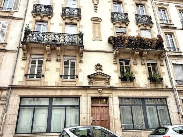 NANCY CENTRE, vieille ville, loft 2 pièces entièrement rénové