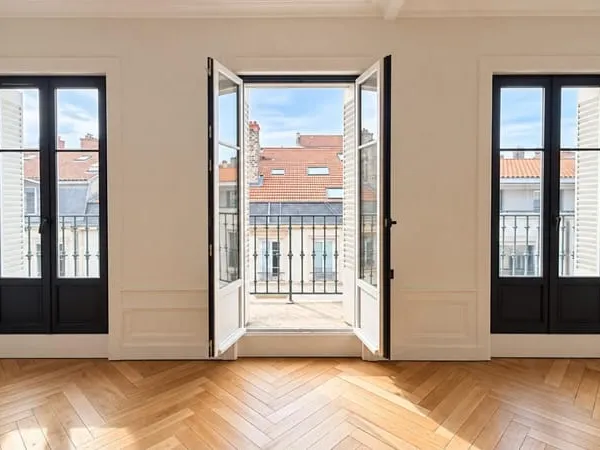NOUVEAUTÉ - Exclusivité - Dernier étage T4 avec balcon - FOCH