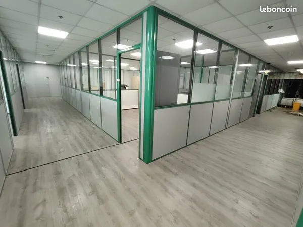 Bureaux 348 m² SAINT JEAN DE SOUDAIN