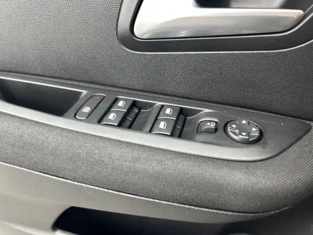 Peugeot 208 electrique 50 kwh 136ch — photo 42