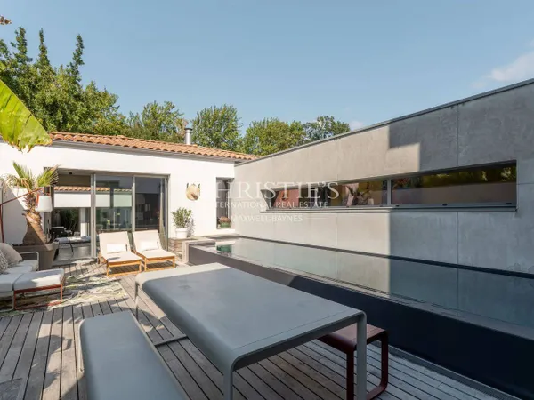 Maison 8 pièces 244 m²