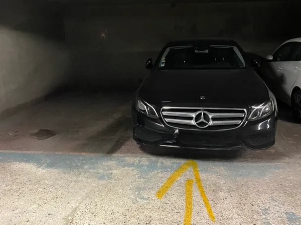 A vendre place de parking en sous sol - résidence les Olympiades Courbevoie