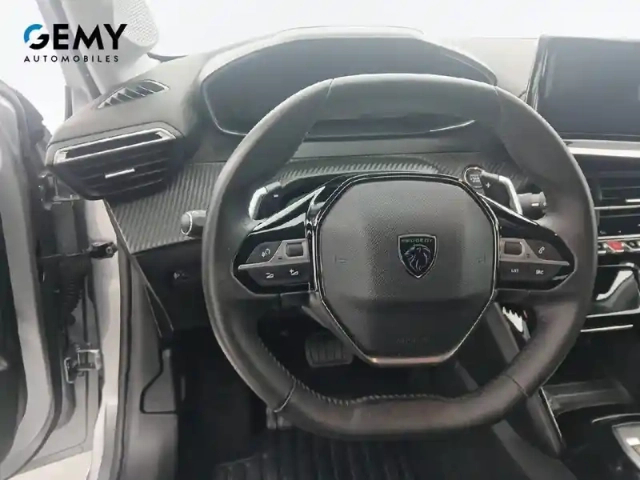 Peugeot 208 puretech 100 s&amp;s eat8 — photo 13