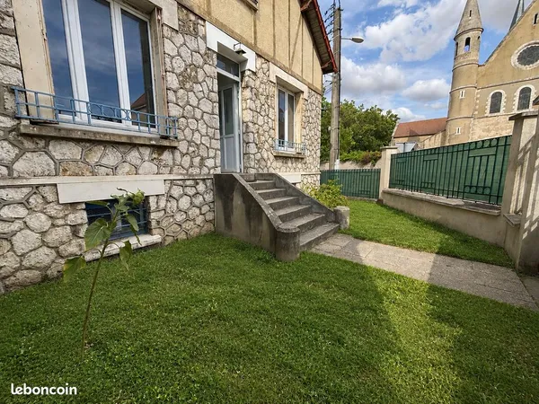 Chambre en colocation étudiante - Maison 100 m² avec jardin - 5 min de l'IUT et du campus universita