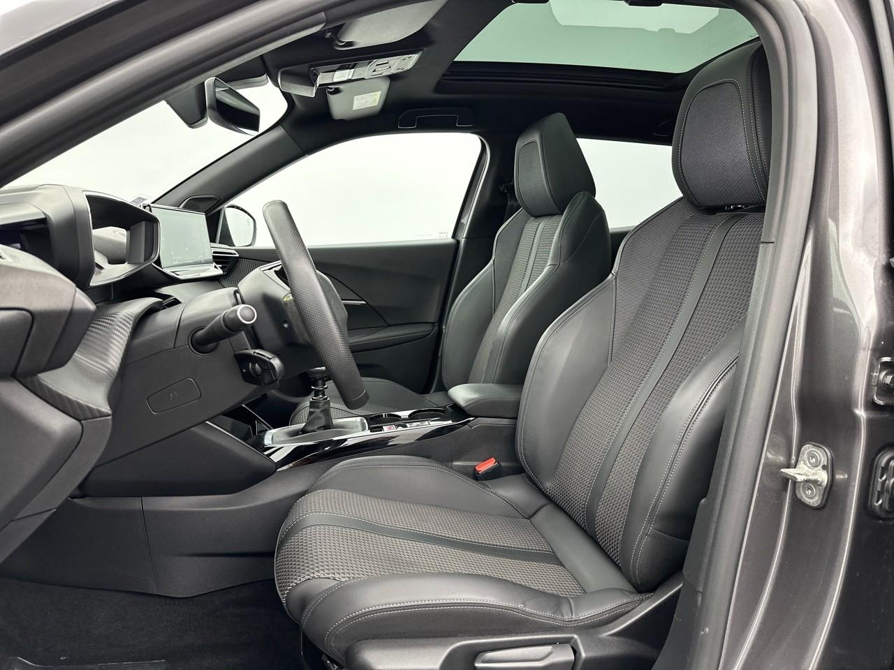 Peugeot 2008 puretech 130 s&s bvm6 gt — photo 9
