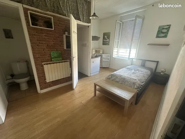 Studio meublé 390 euros