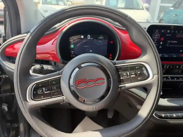 Fiat 500 e 118ch (red) my23 — photo 13