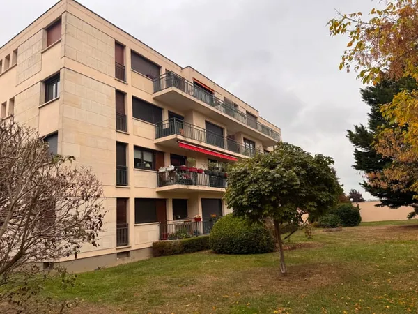 Bel appartement résidence calme