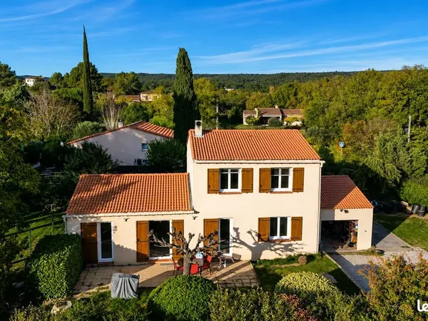 Villa 5 pièces 140 m²