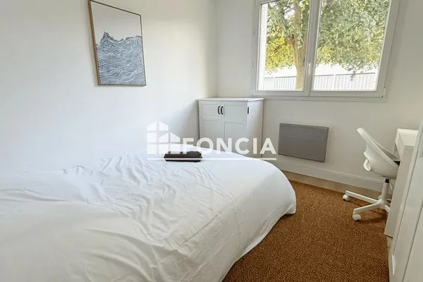 Chambre 4 pièces 85 m²
