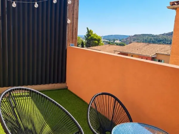 Charmant T3 lumineux avec terrasse — Les Hauts de Narbonne