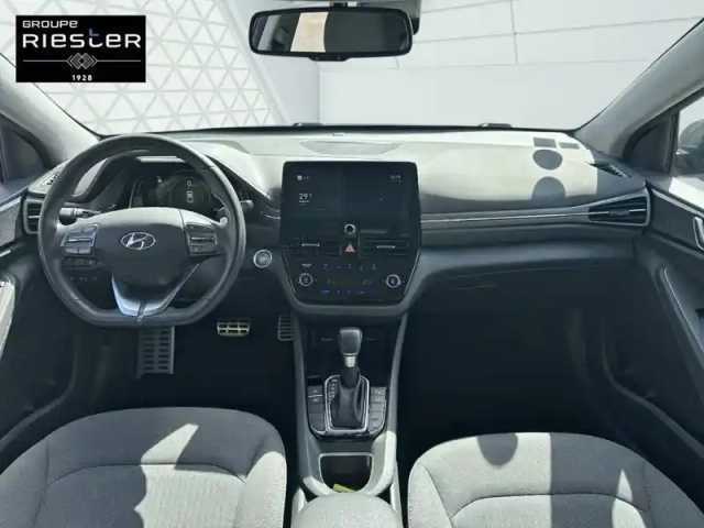 Hyundai Ioniq plug-in 141 ch — photo 28