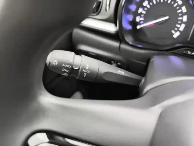 Citroën C3 puretech 83 s&amp;s bvm5 shine — photo 18