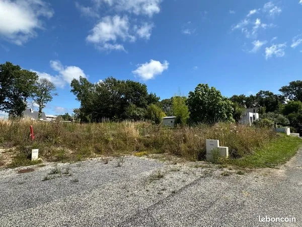 À vendre - Terrain constructible 266 m² - Ploemeur (chemin de Kerbernes)