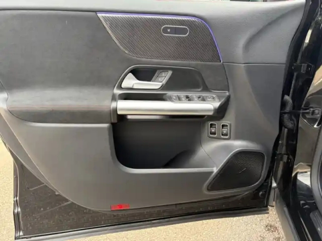 Mercedes Gla 250 e hybrid eq amg line — photo 37
