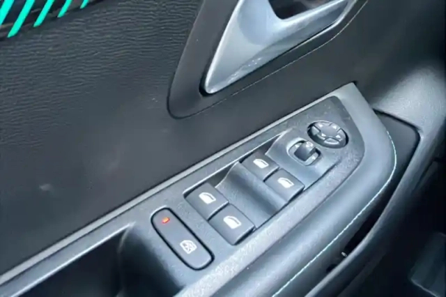 Peugeot 208 bluehdi 100 s&amp;s bvm6 — photo 25
