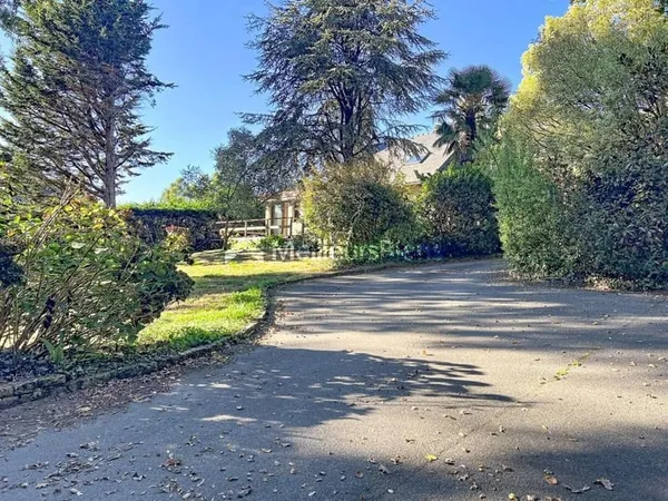 Maison 194 m² à Quimper, 4 chambres et terrain de 2300 m²