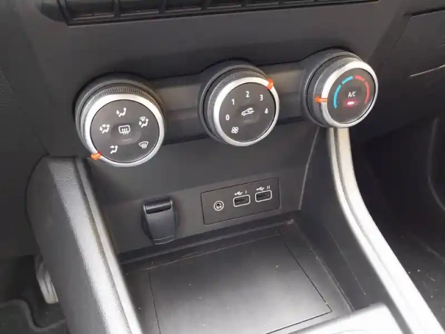 Renault Captur tce 90 — photo 23