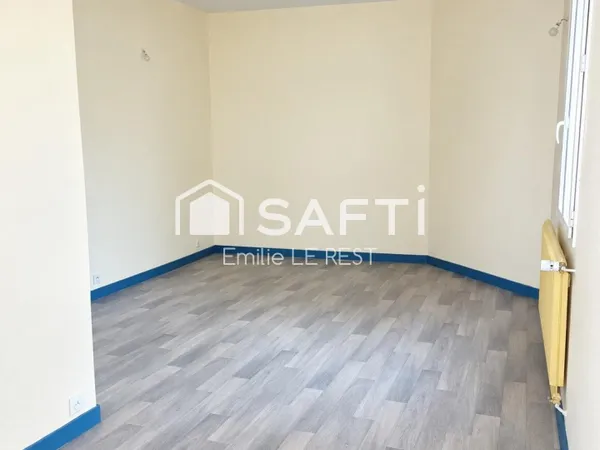Studio à rénover au coeur de Plomodiern
