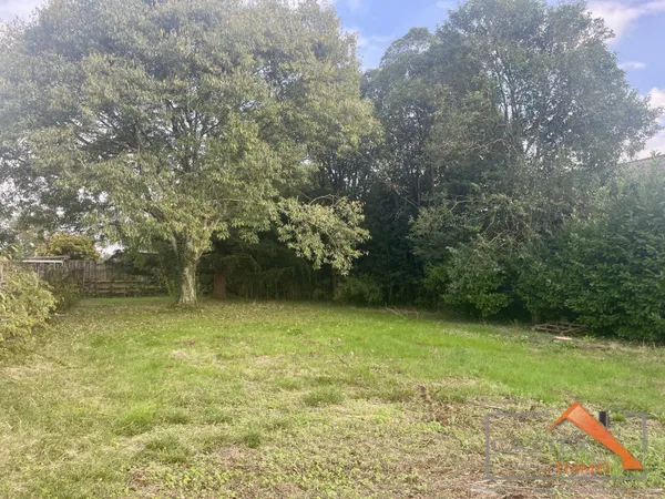 Terrain constructible 818 m²