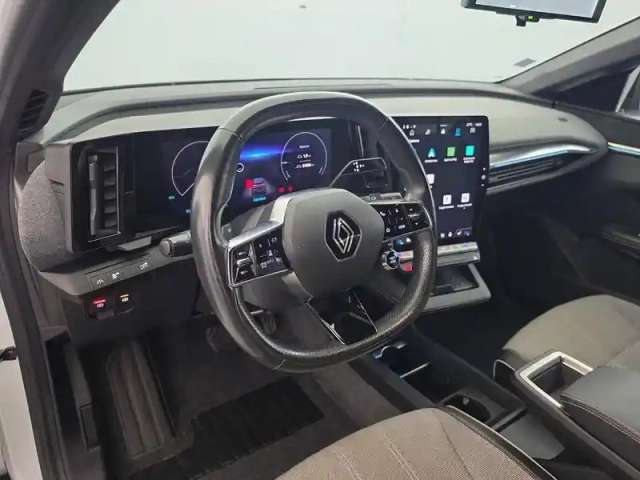 Renault Megane e-tech ev60 220 ch super charge — photo 25