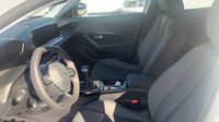 Peugeot 2008 1.2 PureTech 130ch S&S Allure — photo 9