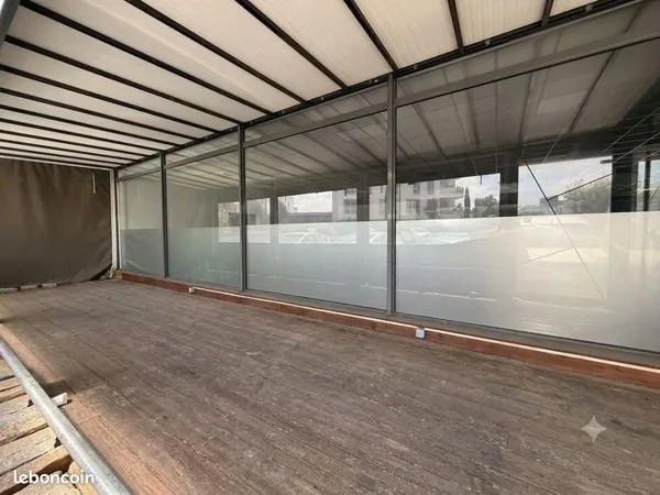 Local commercial 355 m²