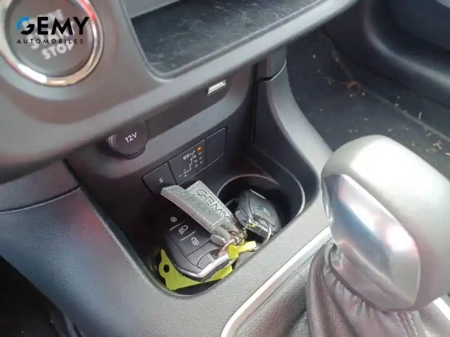 Citroën C3 puretech 110 s&amp;s eat6 — photo 17