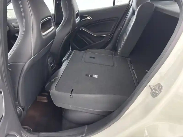 Mercedes Gla 180 d — photo 43