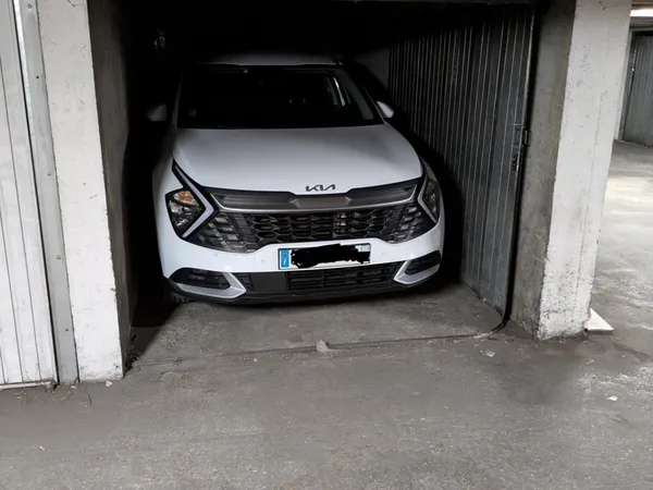 Vends box voiture Paris 18ème