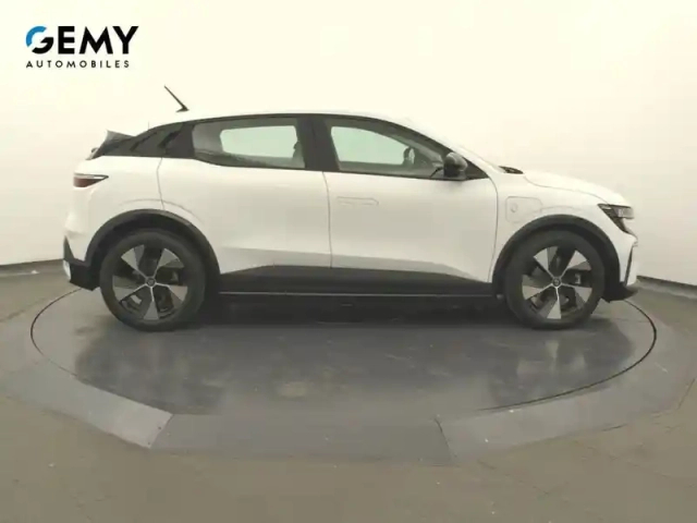 Renault Megane e-tech ev60 220 ch super charge — photo 19