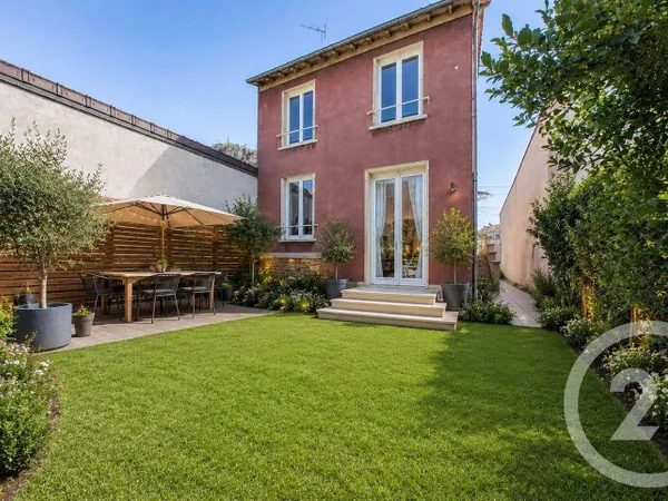 Maison de plain-pied 7 pièces 109 m²