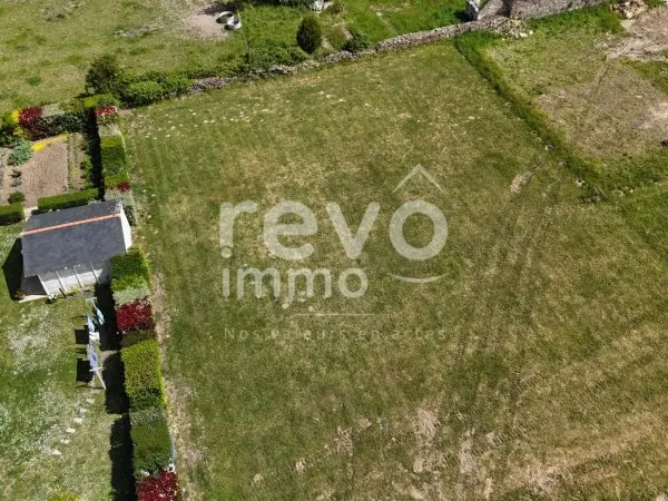 Terrain constructible de 1 317 m² au cœur de Le Thoureil