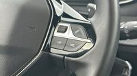 Peugeot 208 1.2 PureTech 100ch S&S Allure EAT8 — photo 16