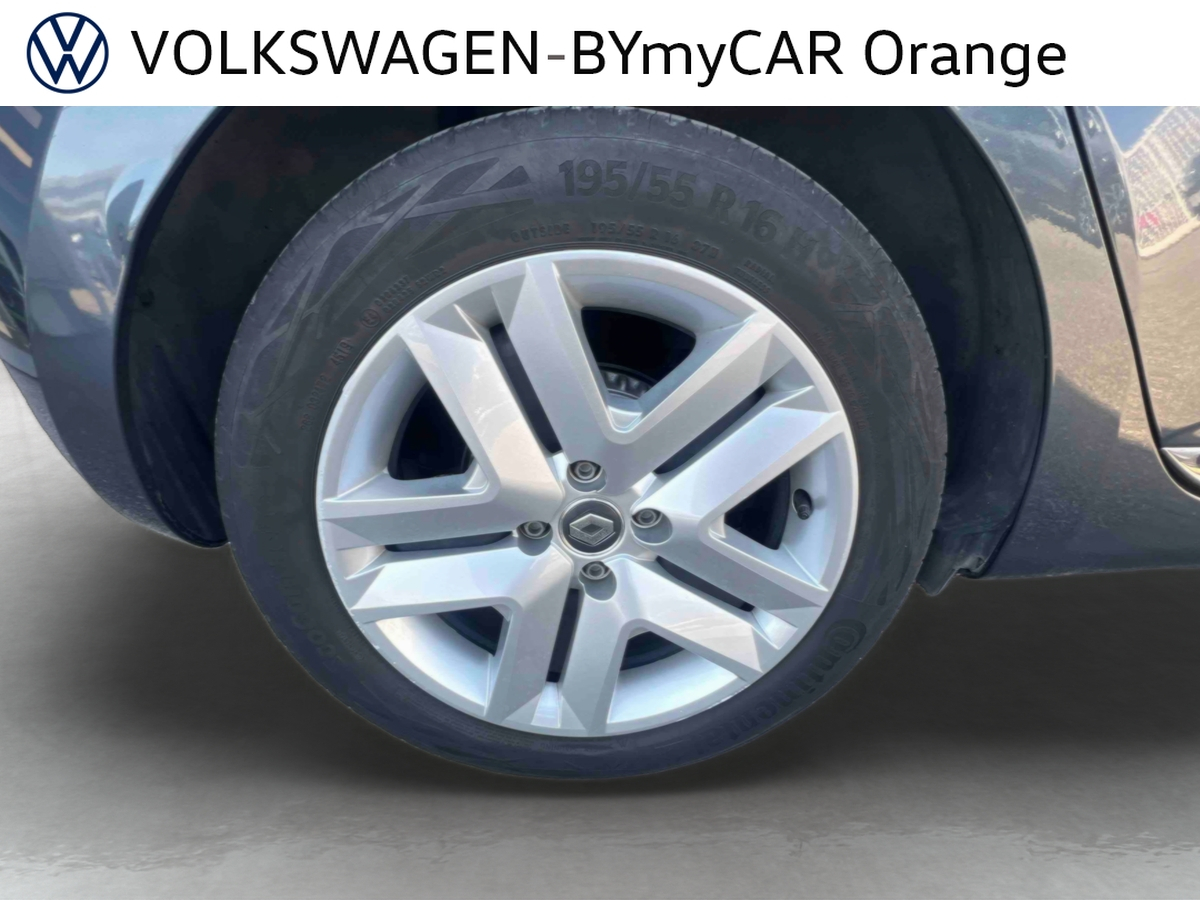 Renault Clio TCe 100 — photo 18