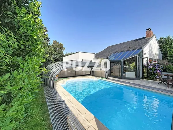 Baisse de prix - Maison proche Canisy -7 pièce(s) 162 m2 - 4 chambres -Piscine et garage double-