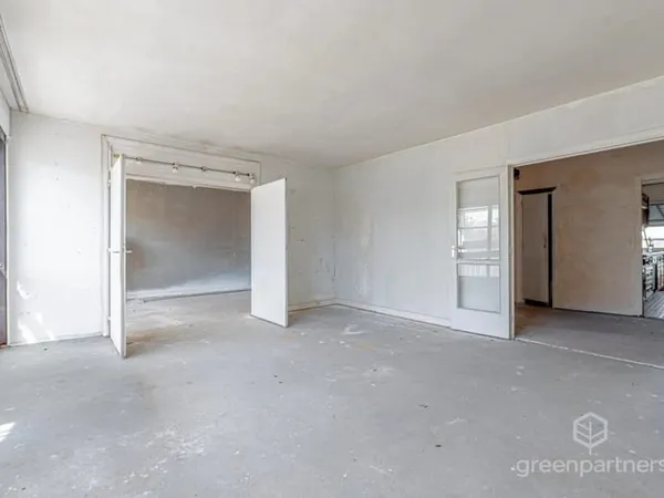 Garches — 96 m² à réinventer entièrement — 3 chambres — 2e étage avec ascenseur