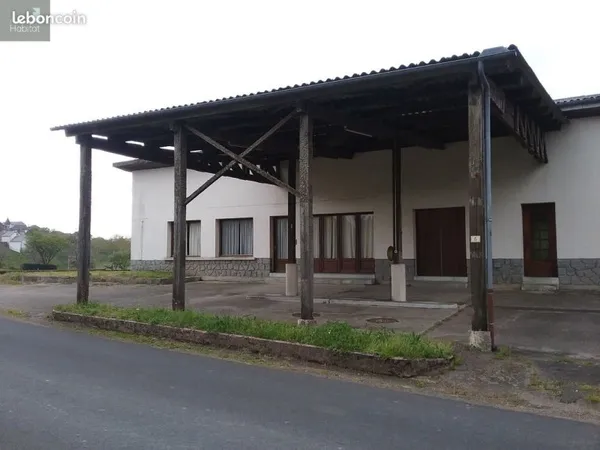 Bien immobilier de rendement Vente Cassaniouze   128000€